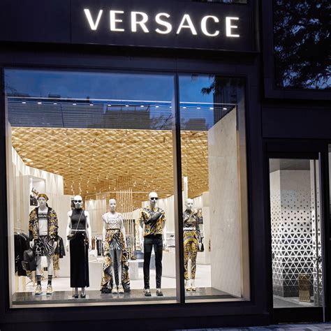 versace toronto yorkville|Versace Toronto Yorkville .